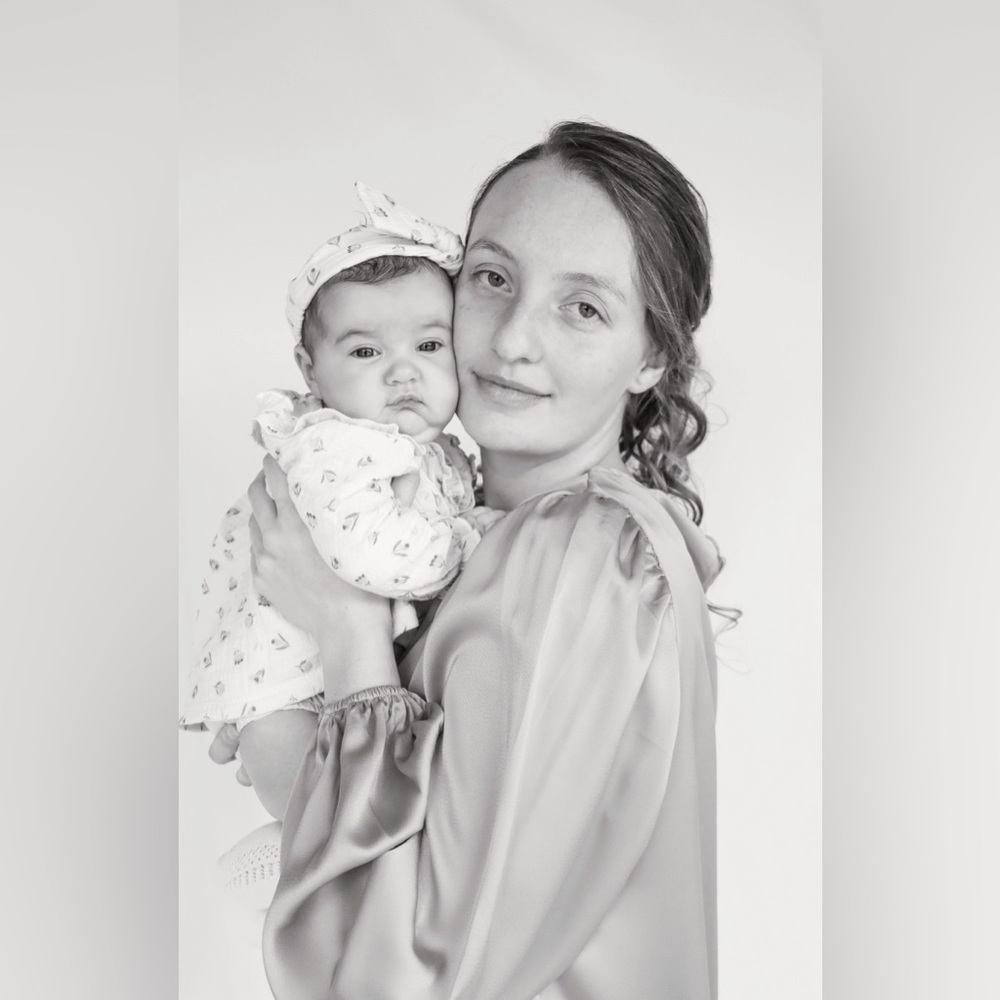 Meet your Posher, Tiffany Rose - Picture 7 of 16